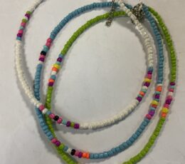 Βραχιολάκια σε διάφορα χρώματα τιμή 8 ευρώ